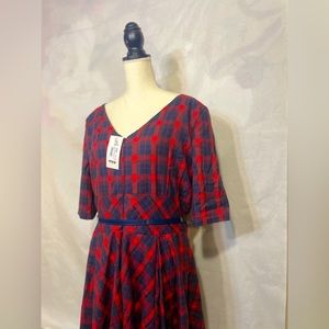 (The Pretty Dress Company) / Color: Red Navy Blue Tartan Plaid